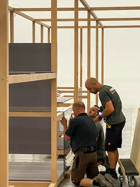 Museumseinrichtung Montage